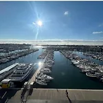 Διαμέρισμα Front Marina