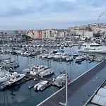 Διαμέρισμα Front Marina