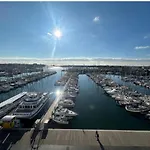Διαμέρισμα Front Marina *
