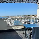Front Marina *