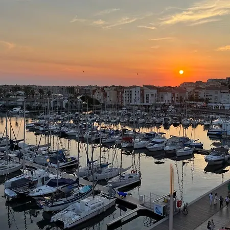 Front Marina *