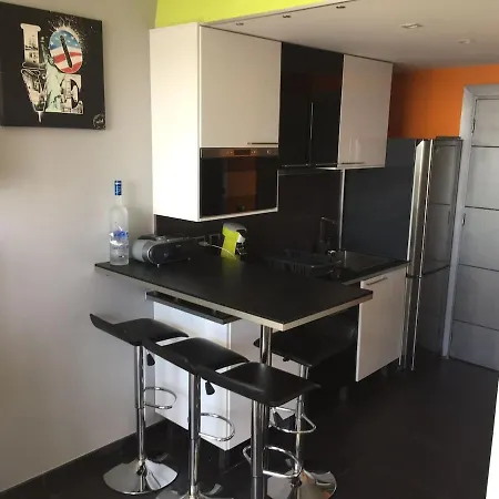 Front Marina Apartment