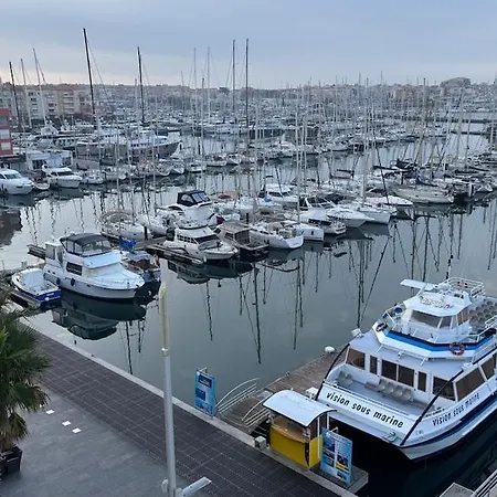 Front Marina Apartment *