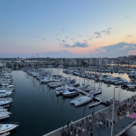 公寓 Front Marina 阿格德