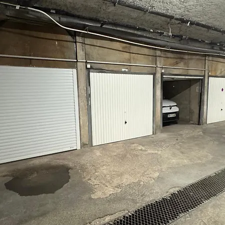 Front Marina 公寓 *